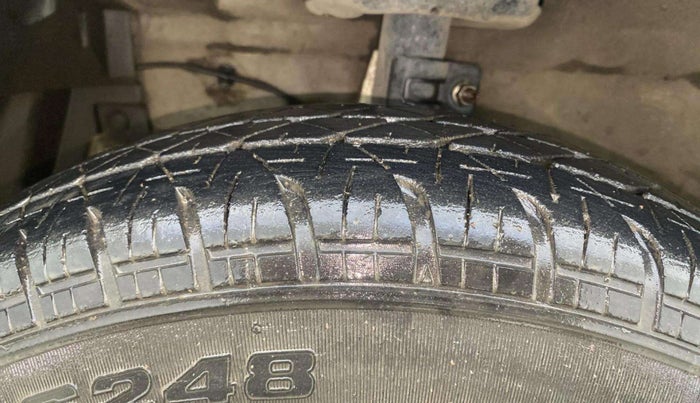 2015 Maruti Swift VDI ABS, Diesel, Manual, 70,779 km, Left Front Tyre Tread
