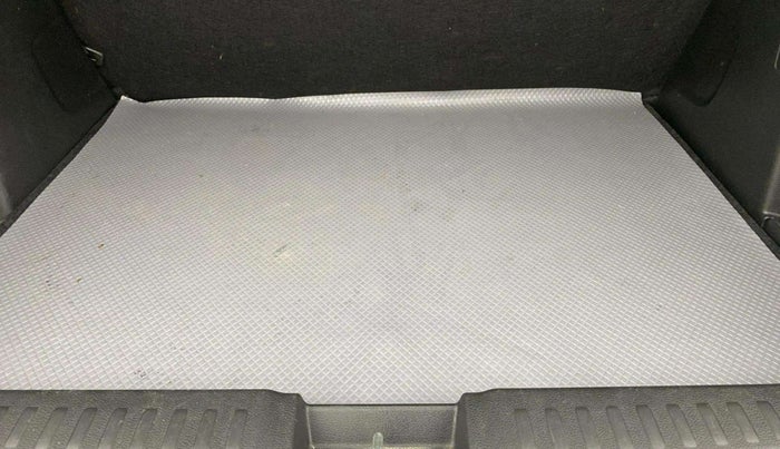 2022 Maruti BREZZA VXI AT SMART HYBRID, Petrol, Automatic, 64,336 km, Boot Inside