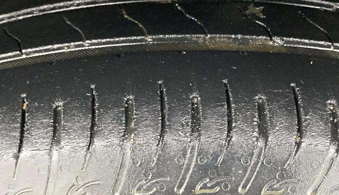 2022 Maruti BREZZA VXI AT SMART HYBRID, Petrol, Automatic, 64,336 km, Left Front Tyre Tread