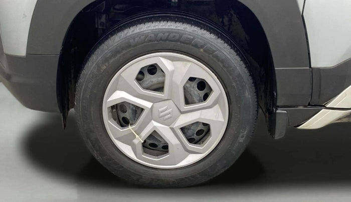 2022 Maruti BREZZA VXI AT SMART HYBRID, Petrol, Automatic, 64,336 km, Left Front Wheel