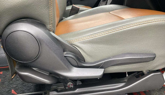 2022 Maruti BREZZA VXI AT SMART HYBRID, Petrol, Automatic, 64,336 km, Driver Side Adjustment Panel