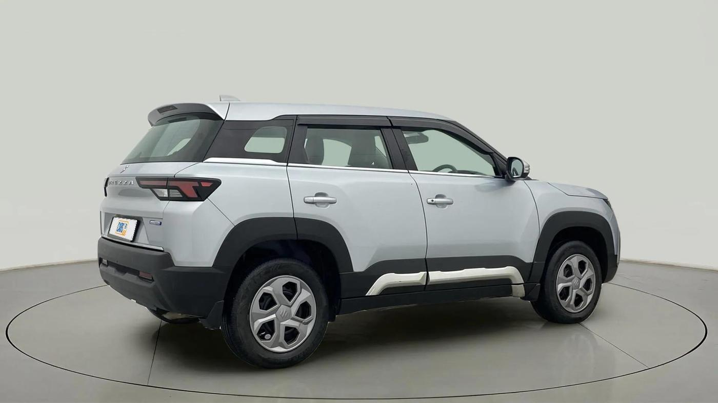 2022 Maruti BREZZA VXI AT SMART HYBRID, Petrol, Automatic, 64,336 km, Right Back Diagonal