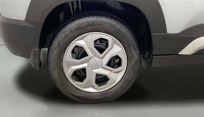2022 Maruti BREZZA VXI AT SMART HYBRID, Petrol, Automatic, 64,336 km, Right Rear Wheel
