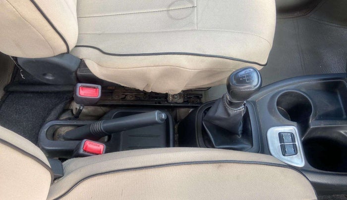 2018 Datsun Redi Go T (O), Petrol, Manual, 84,729 km, Gear Lever