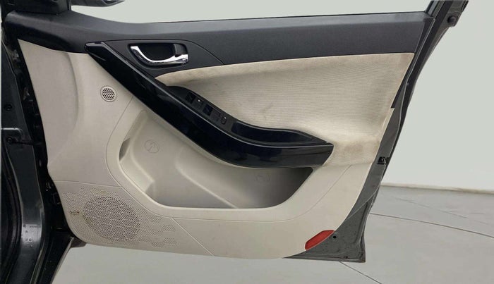 2022 Tata NEXON XZA PLUS DIESEL, Diesel, Automatic, 61,491 km, Driver Side Door Panels Control