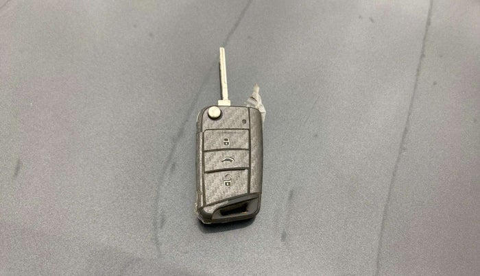 2021 Skoda KUSHAQ ACTIVE 1.0L TSI MT, Petrol, Manual, 54,983 km, Key Close Up