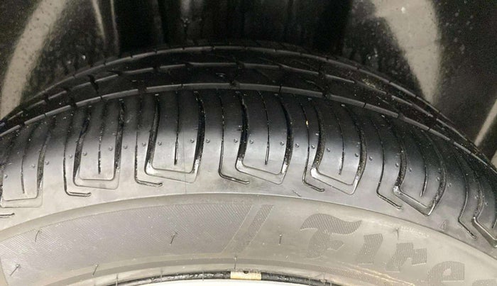 2021 Skoda KUSHAQ ACTIVE 1.0L TSI MT, Petrol, Manual, 54,983 km, Right Rear Tyre Tread