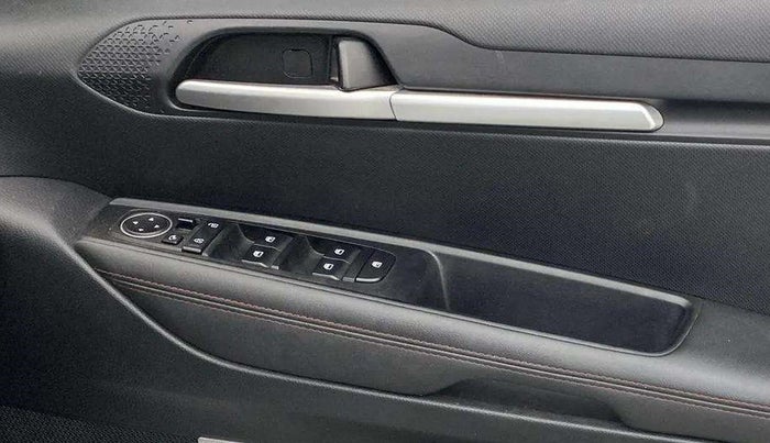 2022 KIA SONET GTX PLUS 1.0 IMT DUAL TONE, Petrol, Manual, 23,729 km, Driver Side Door Panels Control