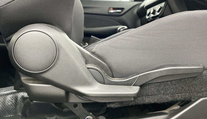 2022 Maruti Swift VXI AMT, Petrol, Automatic, 31,378 km, Driver Side Adjustment Panel