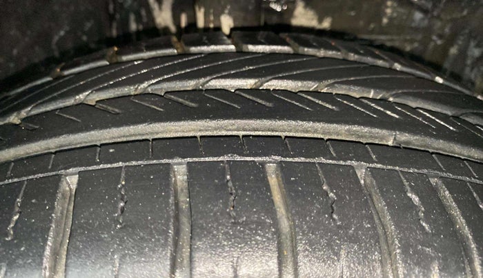 2018 Toyota YARIS V CVT, Petrol, Automatic, 29,977 km, Right Front Tyre Tread