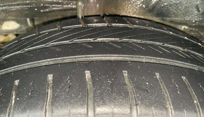 2018 Toyota YARIS V CVT, Petrol, Automatic, 29,977 km, Right Rear Tyre Tread