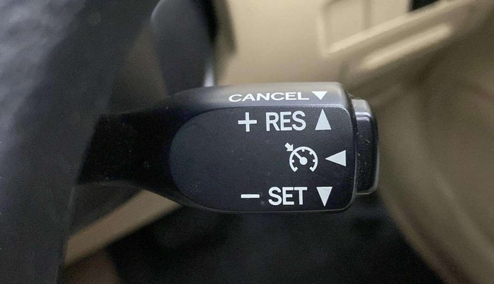 2018 Toyota YARIS V CVT, Petrol, Automatic, 29,977 km, Adaptive Cruise Control