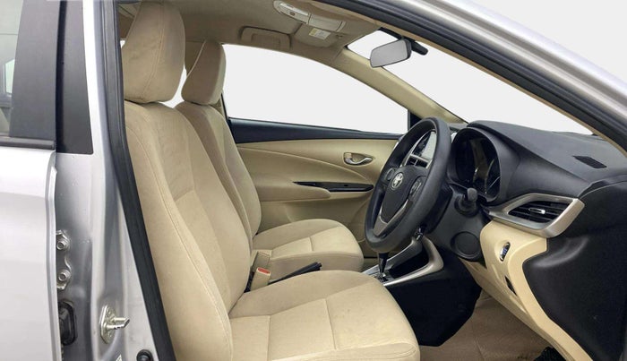 2018 Toyota YARIS V CVT, Petrol, Automatic, 29,977 km, Right Side Front Door Cabin