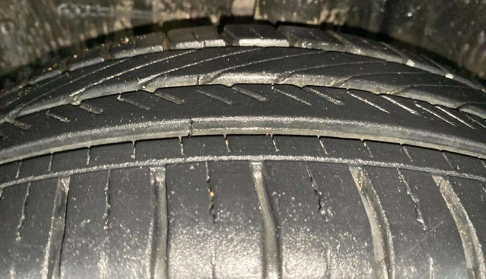 2018 Toyota YARIS V CVT, Petrol, Automatic, 29,977 km, Left Front Tyre Tread