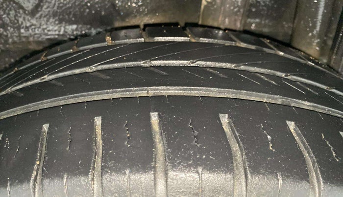 2018 Toyota YARIS V CVT, Petrol, Automatic, 29,977 km, Left Rear Tyre Tread