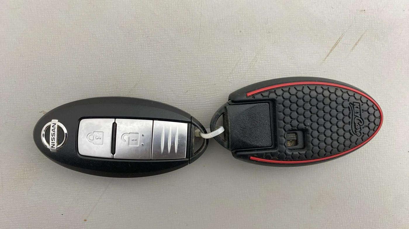 2014 Nissan Micra XV CVT, Petrol, Automatic, 51,408 km, Key Close Up