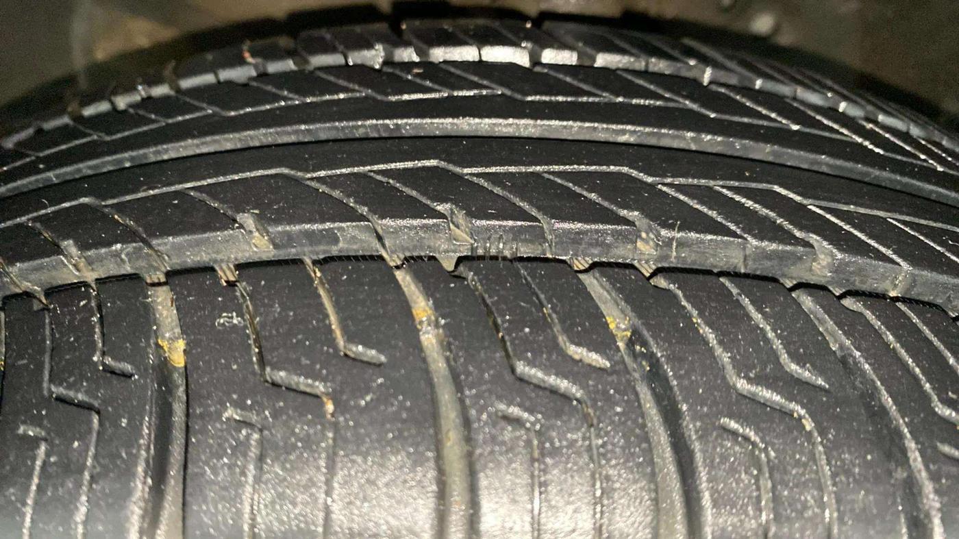 2017 Honda Brio S MT, Petrol, Manual, 56,895 km, Left Front Tyre Tread