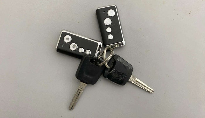 2024 Nissan MAGNITE  XE AMT EZ Shift, Petrol, Automatic, 19,044 km, Key Close Up