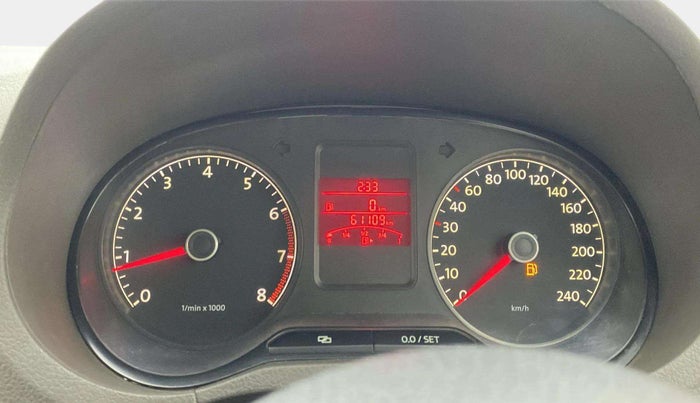 2014 Volkswagen Vento HIGHLINE 1.6 MPI, Petrol, Manual, 61,065 km, Odometer Image