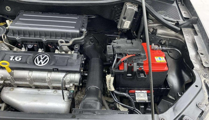 2014 Volkswagen Vento HIGHLINE 1.6 MPI, Petrol, Manual, 61,065 km, Engine View - Left
