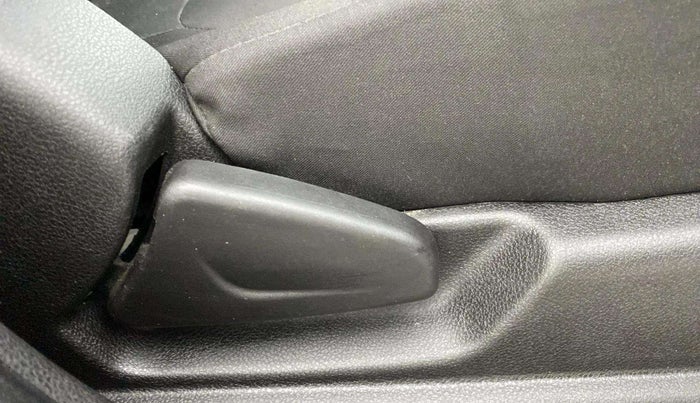 2022 Renault Kwid RXT 1.0 AMT, Petrol, Automatic, 11,633 km, Driver Side Adjustment Panel