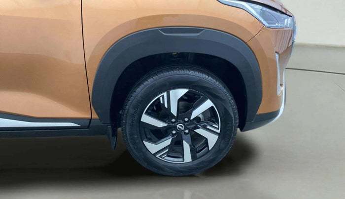 2024 Nissan MAGNITE Tekna Plus B4D 1.0 Petrol MT Dual Tone, Petrol, Manual, 2,263 km, Right Front Wheel