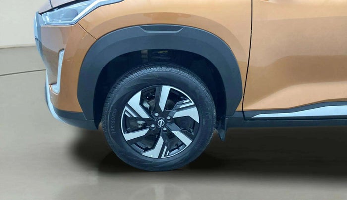 2024 Nissan MAGNITE Tekna Plus B4D 1.0 Petrol MT Dual Tone, Petrol, Manual, 2,263 km, Left Front Wheel