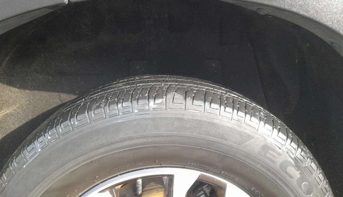 2023 Mahindra SCORPIO-N Z8 L DIESEL MT 2WD 7 STR, Diesel, Manual, 79,734 km, Right Rear Tyre Tread