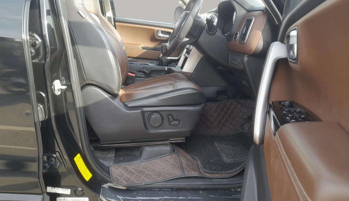2023 Mahindra SCORPIO-N Z8 L DIESEL MT 2WD 7 STR, Diesel, Manual, 79,734 km, Driver Side Adjustment Panel