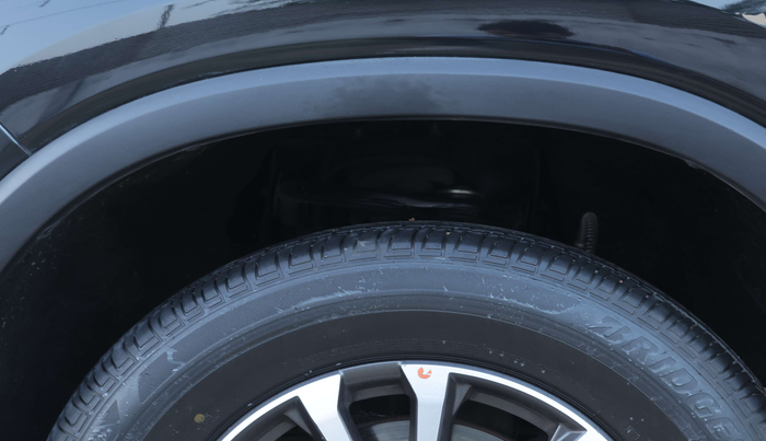 2023 Mahindra SCORPIO-N Z8 L DIESEL MT 2WD 7 STR, Diesel, Manual, 79,734 km, Right Front Tyre Tread