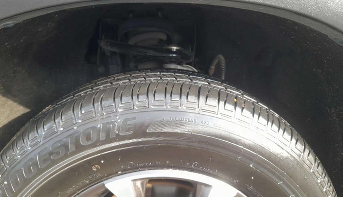 2023 Mahindra SCORPIO-N Z8 L DIESEL MT 2WD 7 STR, Diesel, Manual, 79,734 km, Right Front Tyre Tread