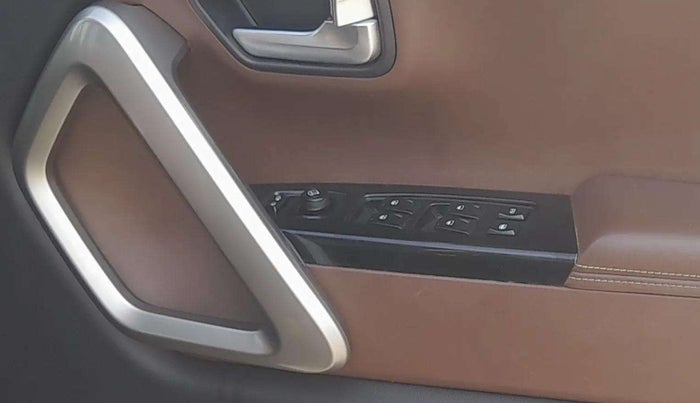 2023 Mahindra SCORPIO-N Z8 L DIESEL MT 2WD 7 STR, Diesel, Manual, 79,734 km, Driver Side Door Panels Control