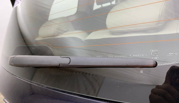 2022 Mahindra XUV700 AX 7 LUXURY D AT 7 STR, Diesel, Automatic, 30,189 km, Rear Wiper