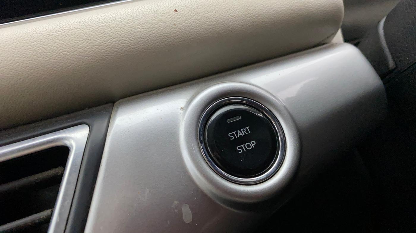 2022 Mahindra XUV700 AX 7 LUXURY D AT 7 STR, Diesel, Automatic, 1,234 km, Keyless Start/ Stop Button