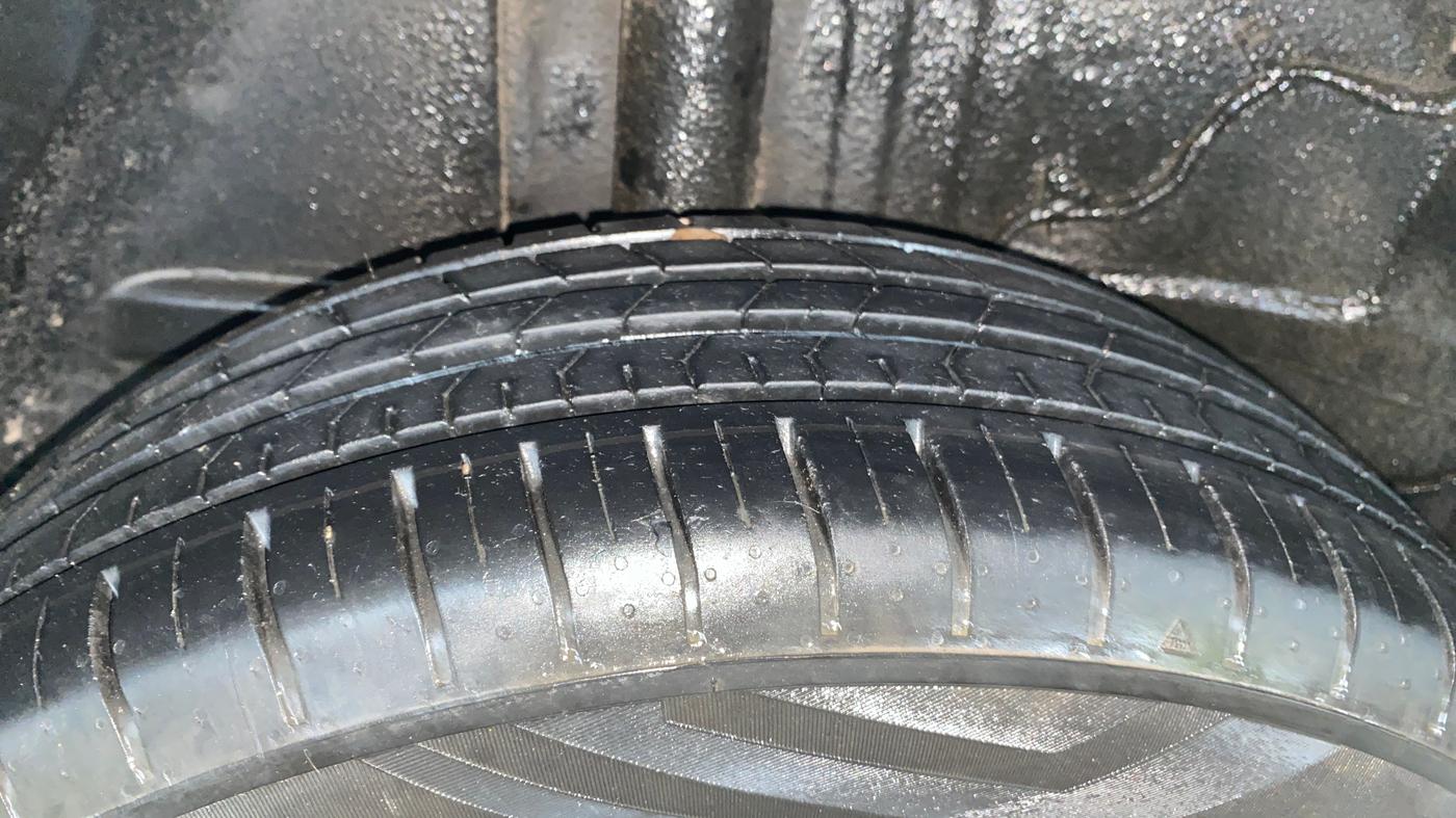 2022 Tata PUNCH ACCOMPLISHED MT, Petrol, Manual, 33,838 km, Right Rear Tyre Tread