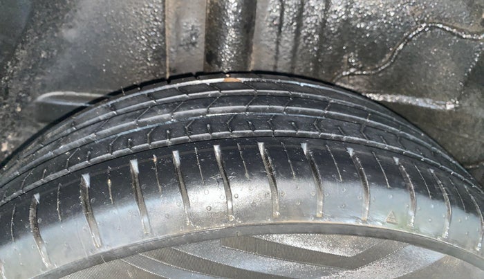 2022 Tata PUNCH ACCOMPLISHED MT, Petrol, Manual, 33,712 km, Right Rear Tyre Tread