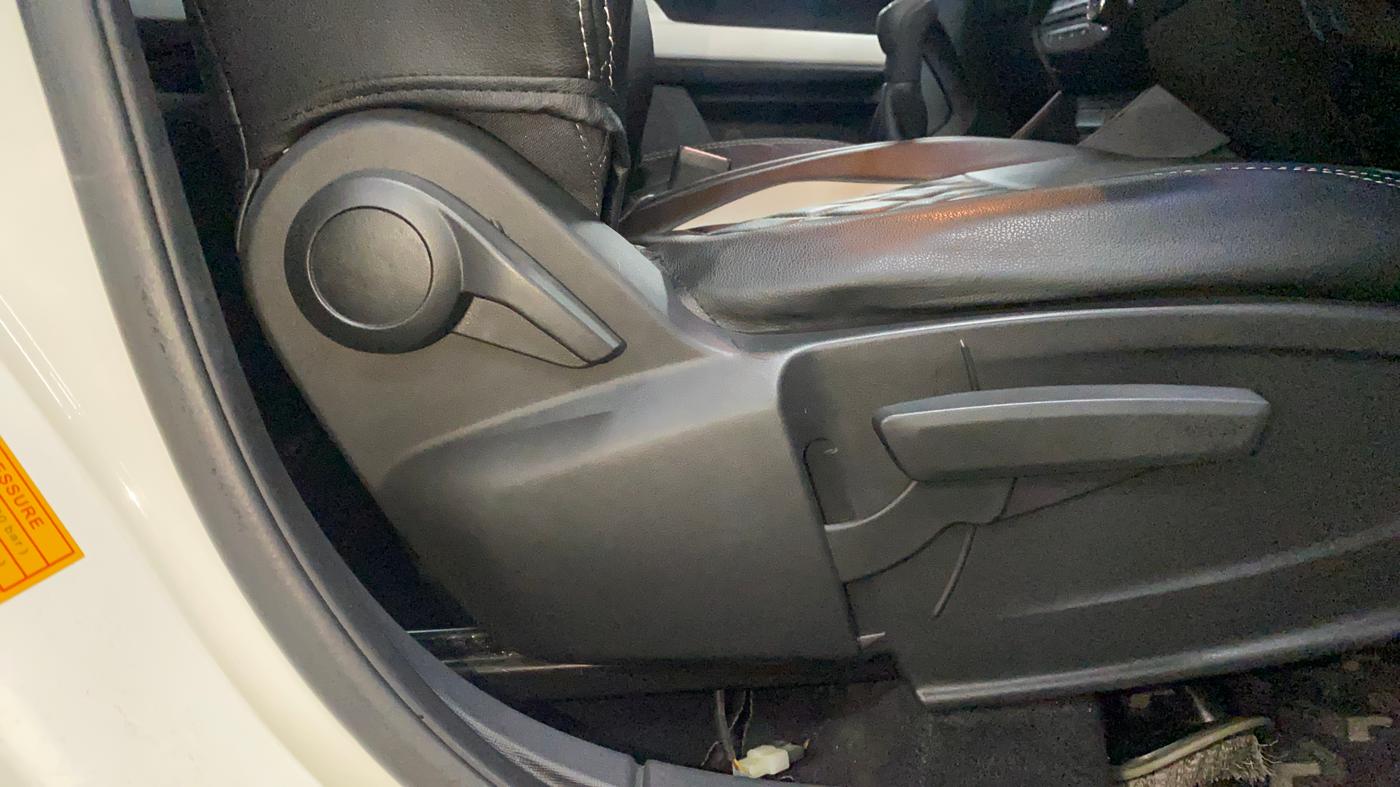 2022 Tata PUNCH ACCOMPLISHED MT, Petrol, Manual, 33,838 km, Driver Side Adjustment Panel