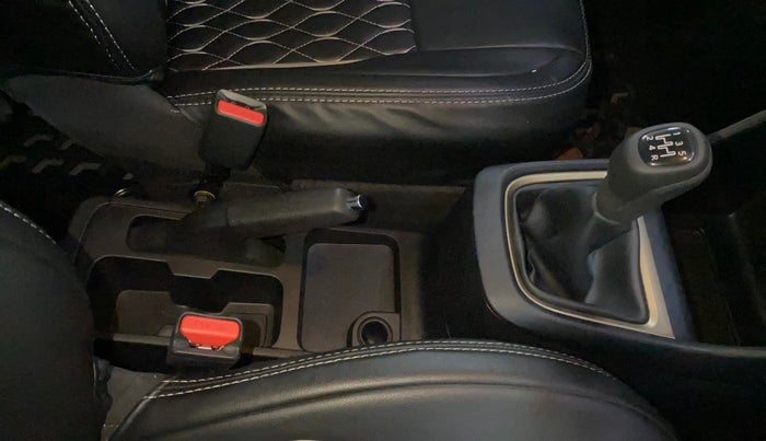 2022 Tata PUNCH ACCOMPLISHED MT, Petrol, Manual, 33,712 km, Gear Lever