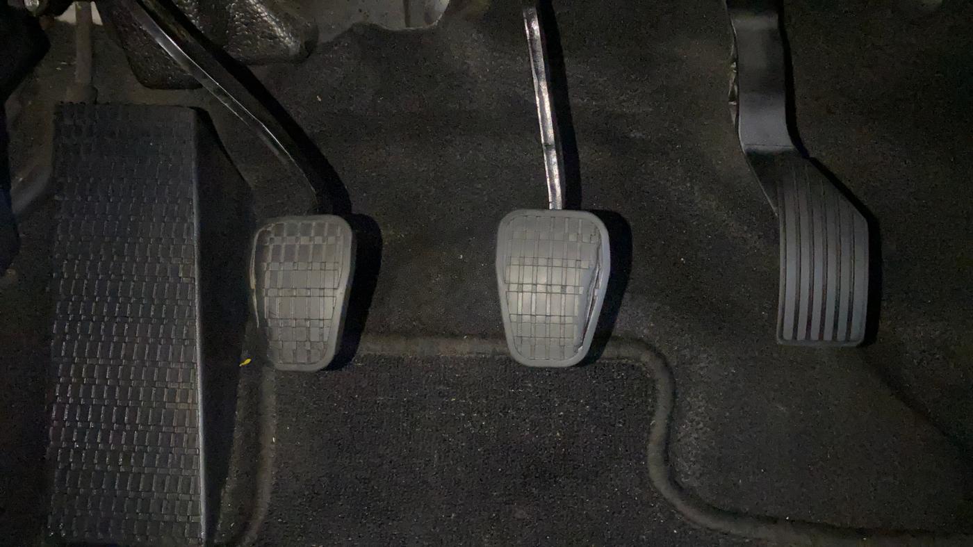 2022 Tata PUNCH ACCOMPLISHED MT, Petrol, Manual, 33,838 km, Pedals