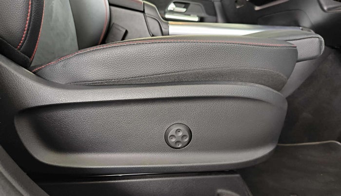 2024 Mercedes Benz GLA Class 220d, Diesel, Automatic, 16,724 km, Driver Side Adjustment Panel