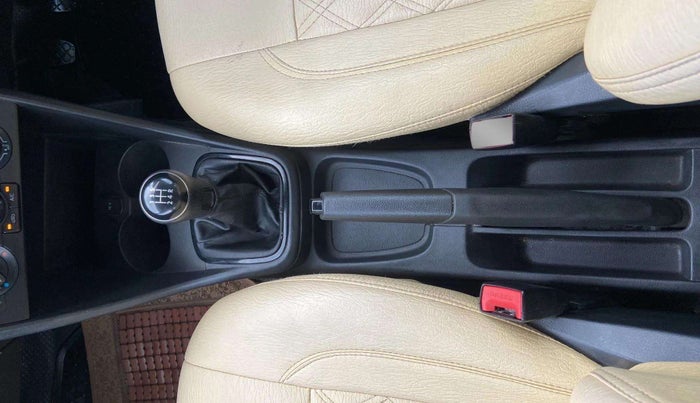 2020 Volkswagen Polo TRENDLINE 1.0L, Petrol, Manual, 73,646 km, Gear Lever