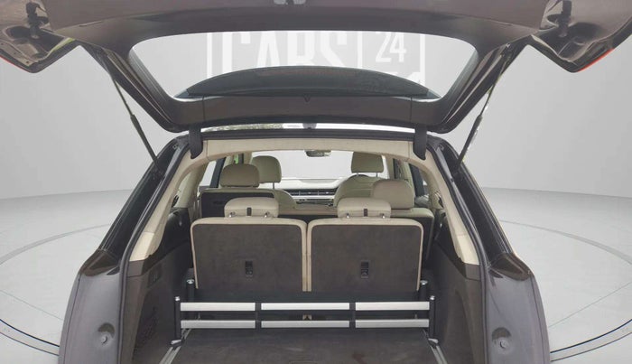 2018 Audi Q7 45 TDI PREMIUM, Diesel, Automatic, 1,02,720 km, Boot Door Open