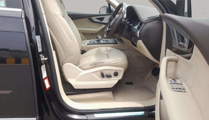 2018 Audi Q7 45 TDI PREMIUM, Diesel, Automatic, 1,02,720 km, Driver Side Adjustment Panel