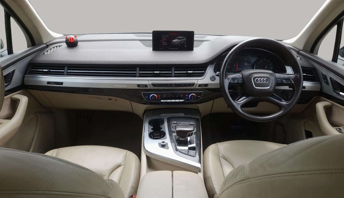 2018 Audi Q7 45 TDI PREMIUM, Diesel, Automatic, 1,02,720 km, Dashboard