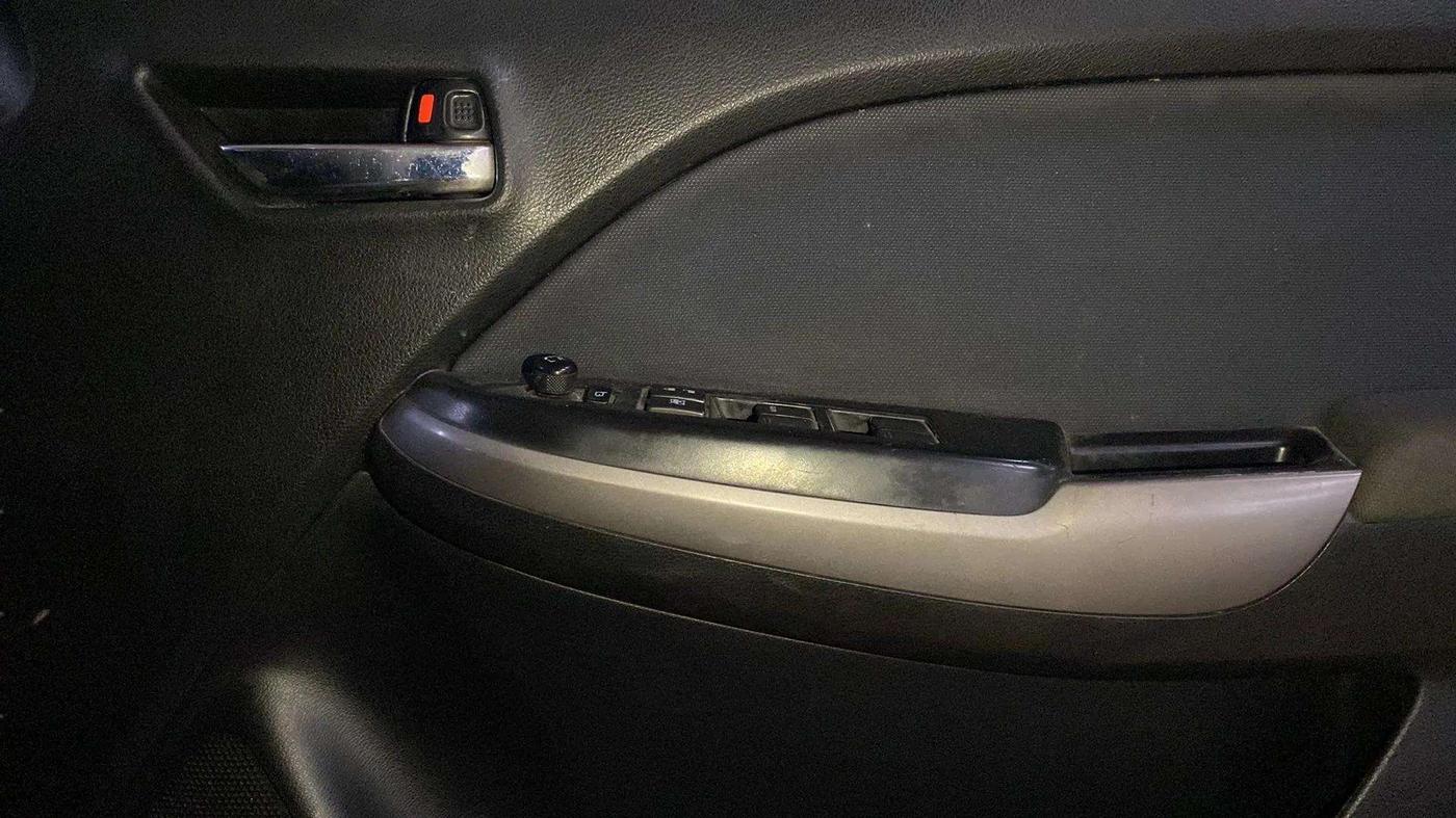 2021 Maruti Baleno ZETA PETROL 1.2, Petrol, Manual, 43,040 km, Driver Side Door Panels Control