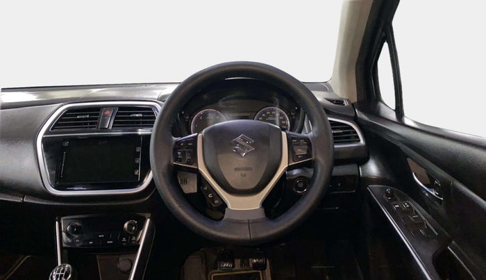 2017 Maruti S Cross ALPHA 1.3, Diesel, Manual, 97,171 km, Steering Wheel Close Up