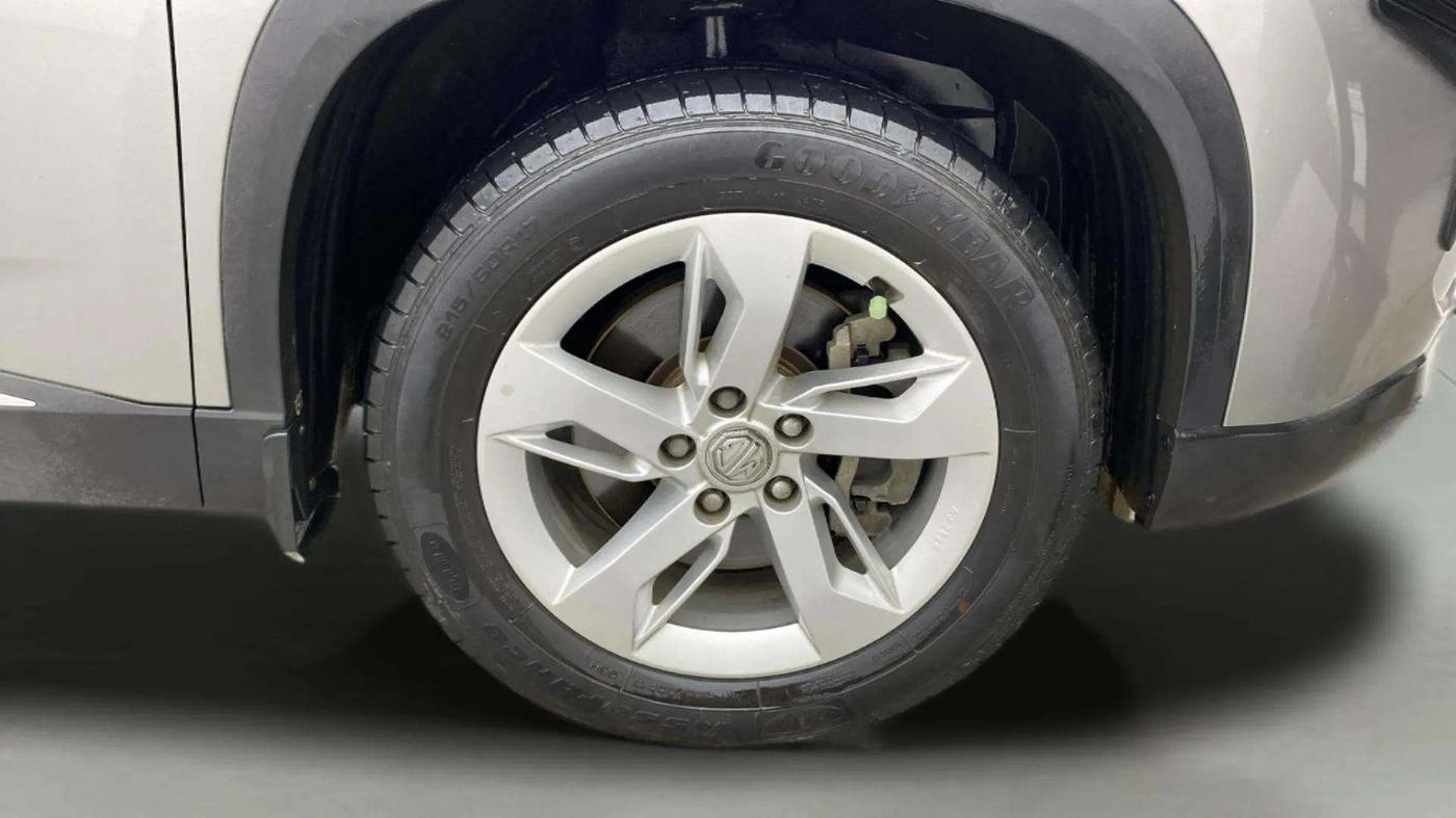 2020 MG HECTOR SUPER 1.5 PETROL, Petrol, Manual, 34,474 km, Right Front Wheel