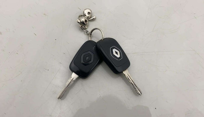2023 Renault Kiger RXE MT, Petrol, Manual, 11,340 km, Key Close Up