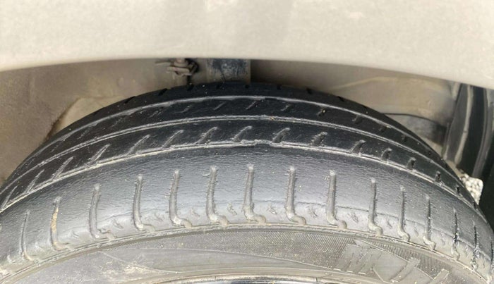 2017 Maruti Wagon R 1.0 VXI, Petrol, Manual, 34,661 km, Right Front Tyre Tread
