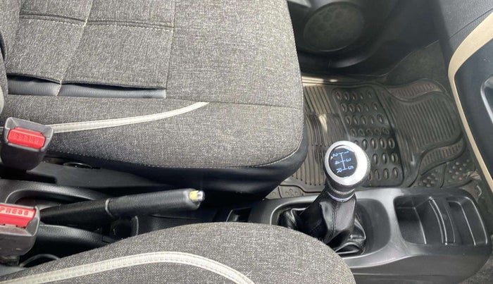 2017 Maruti Wagon R 1.0 VXI, Petrol, Manual, 34,661 km, Gear Lever